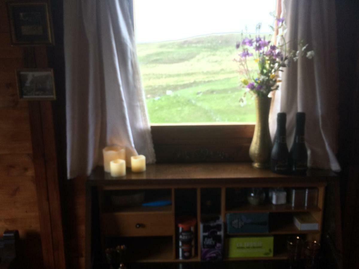 Eco Crofters Wagon By The Beach Oldshoremore Exterior foto